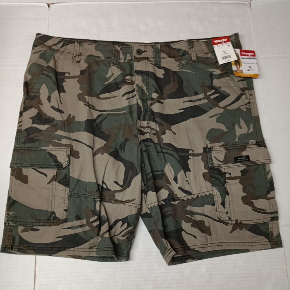 Wrangler Cargo Shorts Men's 46 Camo 10" Inseam Relaxed Fit